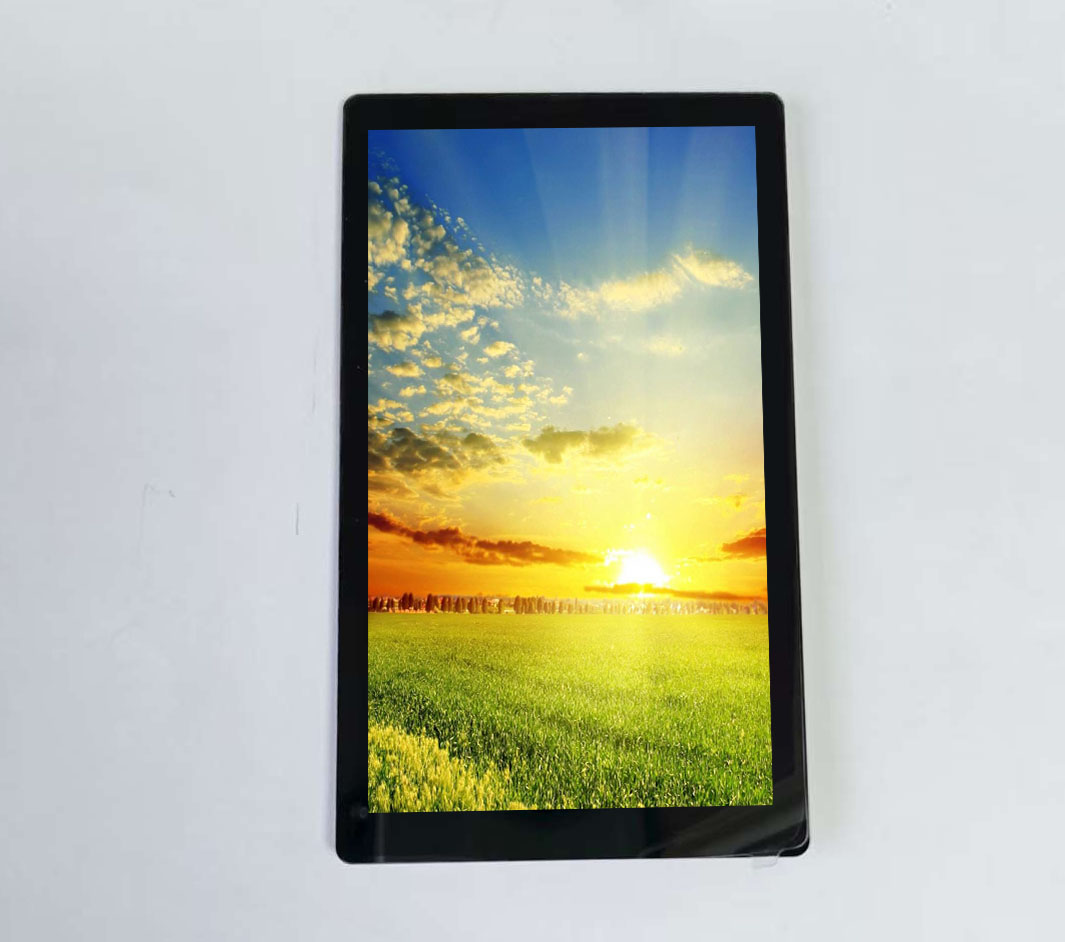 4,3 hüvelykes Incell LCD 480*800 felbontással és érintőképernyővel, ultravékony és olcsó.